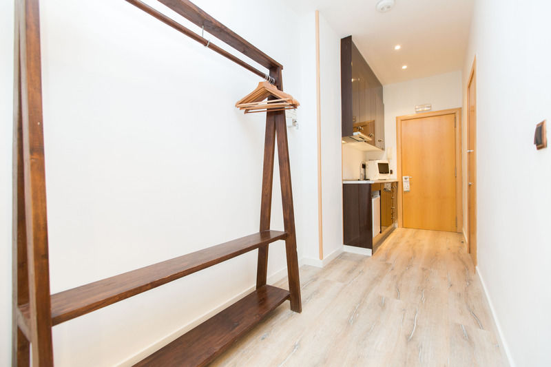Apartment Ainb Ramblas-colon Barcelona